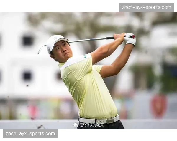 特写：卡梅隆·史密斯在球员锦标赛练习轮，标志性推杆与短杆手感依旧
